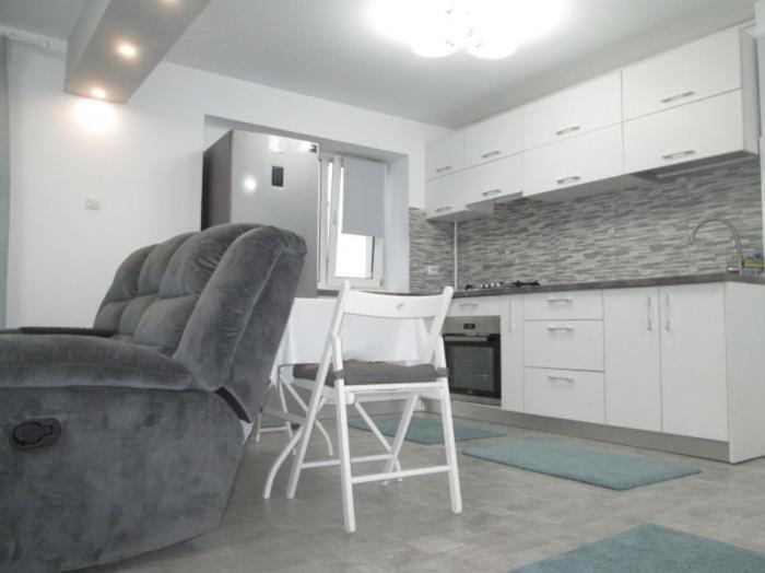 Apartament Sarra ทาร์โกวิชเต ภายนอก รูปภาพ